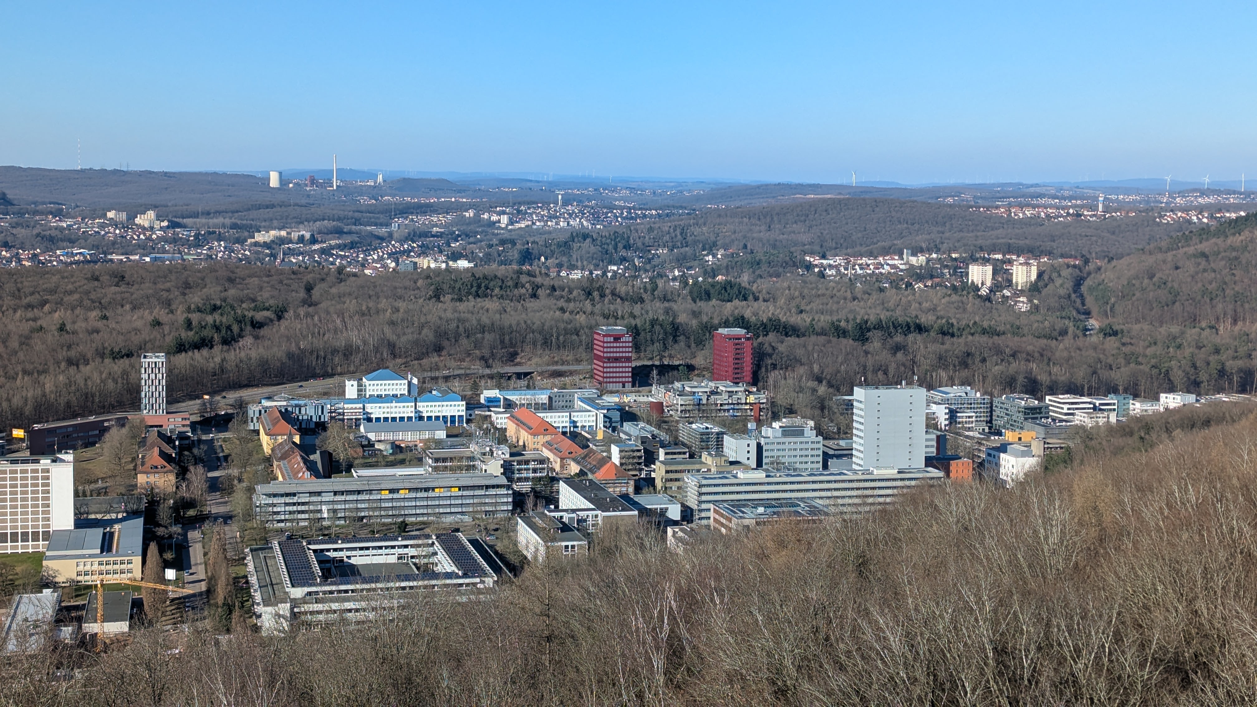 Výhled na kampus z rozhledny Schwarzenbergturm