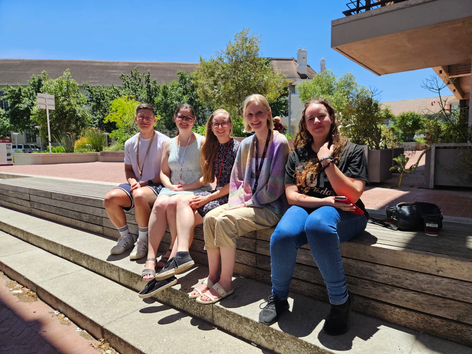 Často v pondělí po schůzce skupiny jdeme na kafe a muffin do studentského centra s obchody a bufety s kolegy z laborky